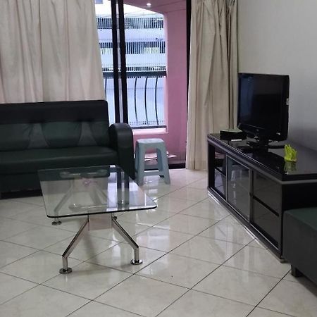 Marina Court, Kota Kinabalu, Sabah Villa ภายนอก รูปภาพ