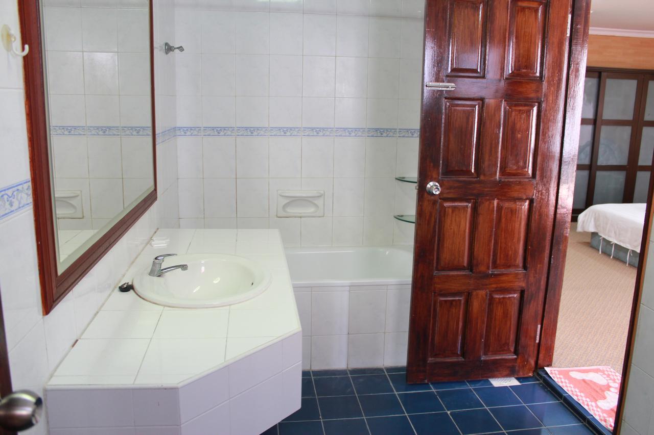 Marina Court, Kota Kinabalu, Sabah Villa ภายนอก รูปภาพ